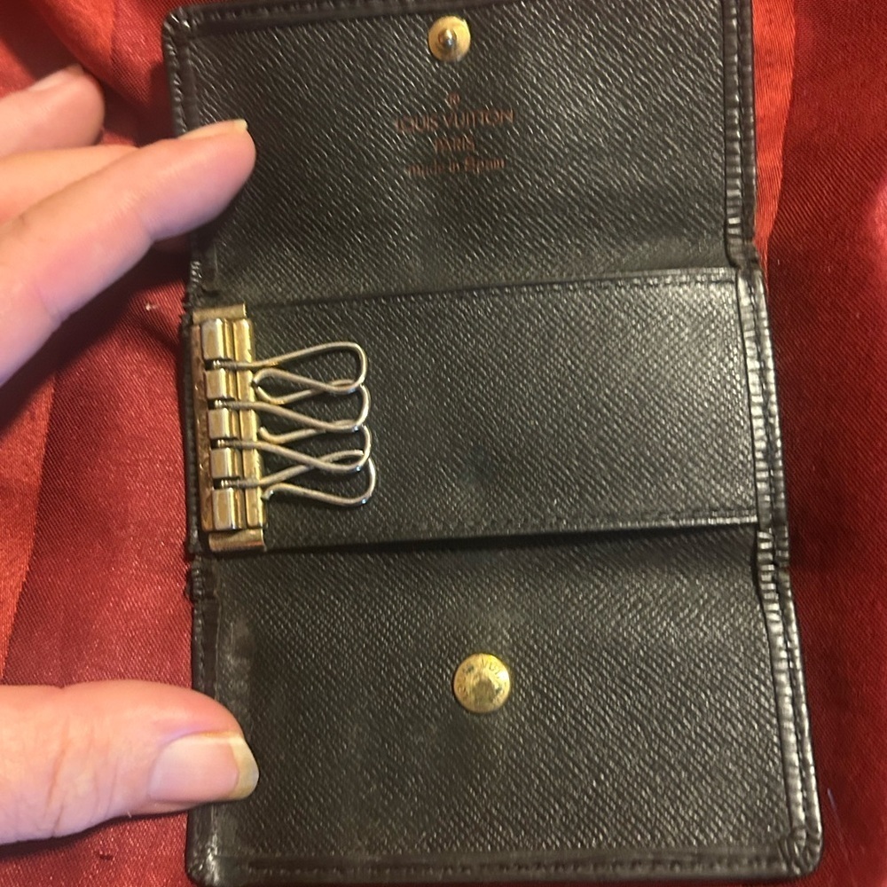 Louis Vuitton epi Black key holder - Picture 6 of 11